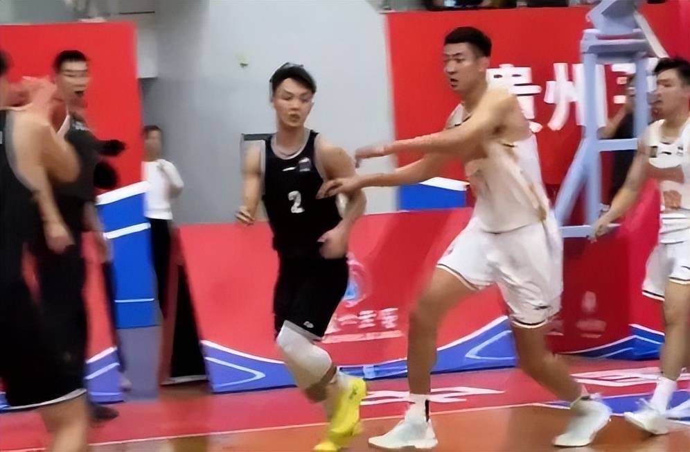 开云-风云突变！达拉斯独行侠关键时刻迎来里程碑，荷甲版图或变，目标明确，身体对抗强度拉满-开云